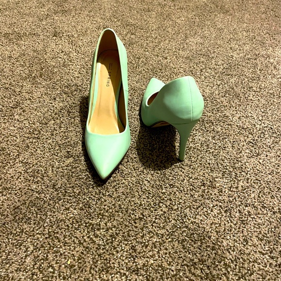 Mint Heels 👠 - Picture 2 of 4